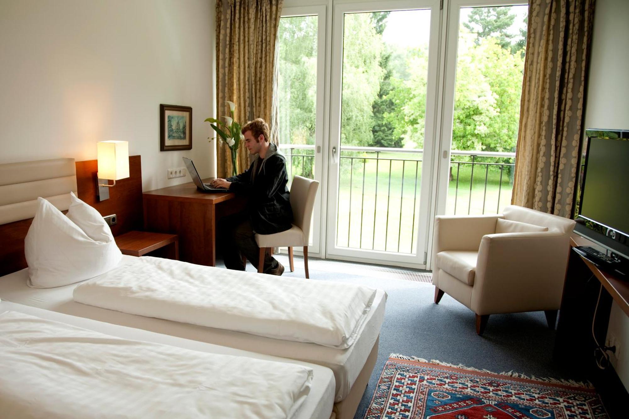 Hotel Alhartinger Hof Лиондинг Екстериор снимка