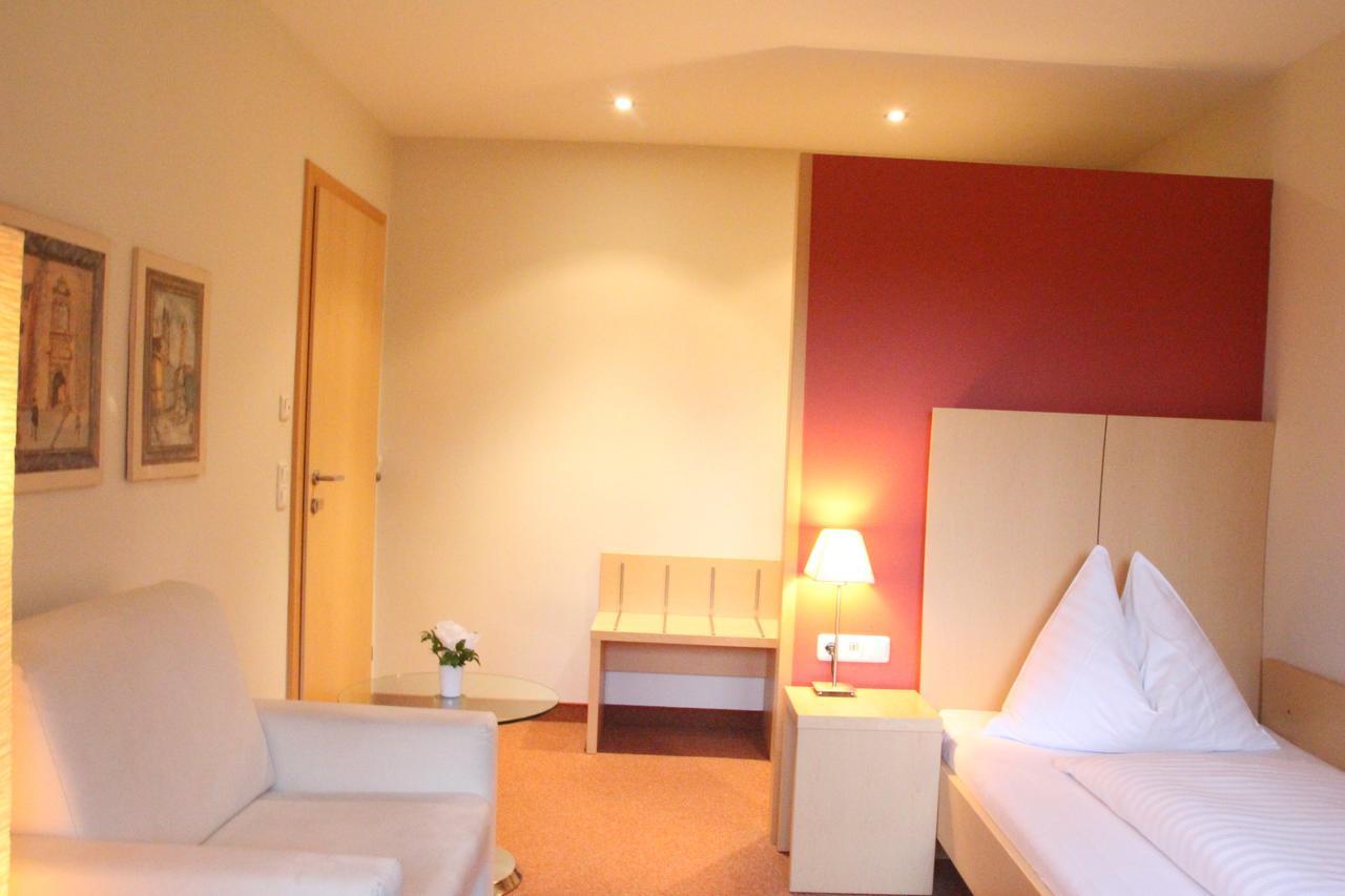Hotel Alhartinger Hof Лиондинг Стая снимка
