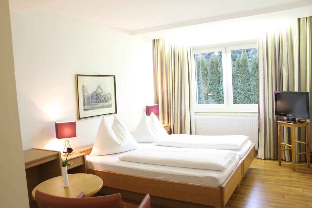 Hotel Alhartinger Hof Лиондинг Стая снимка