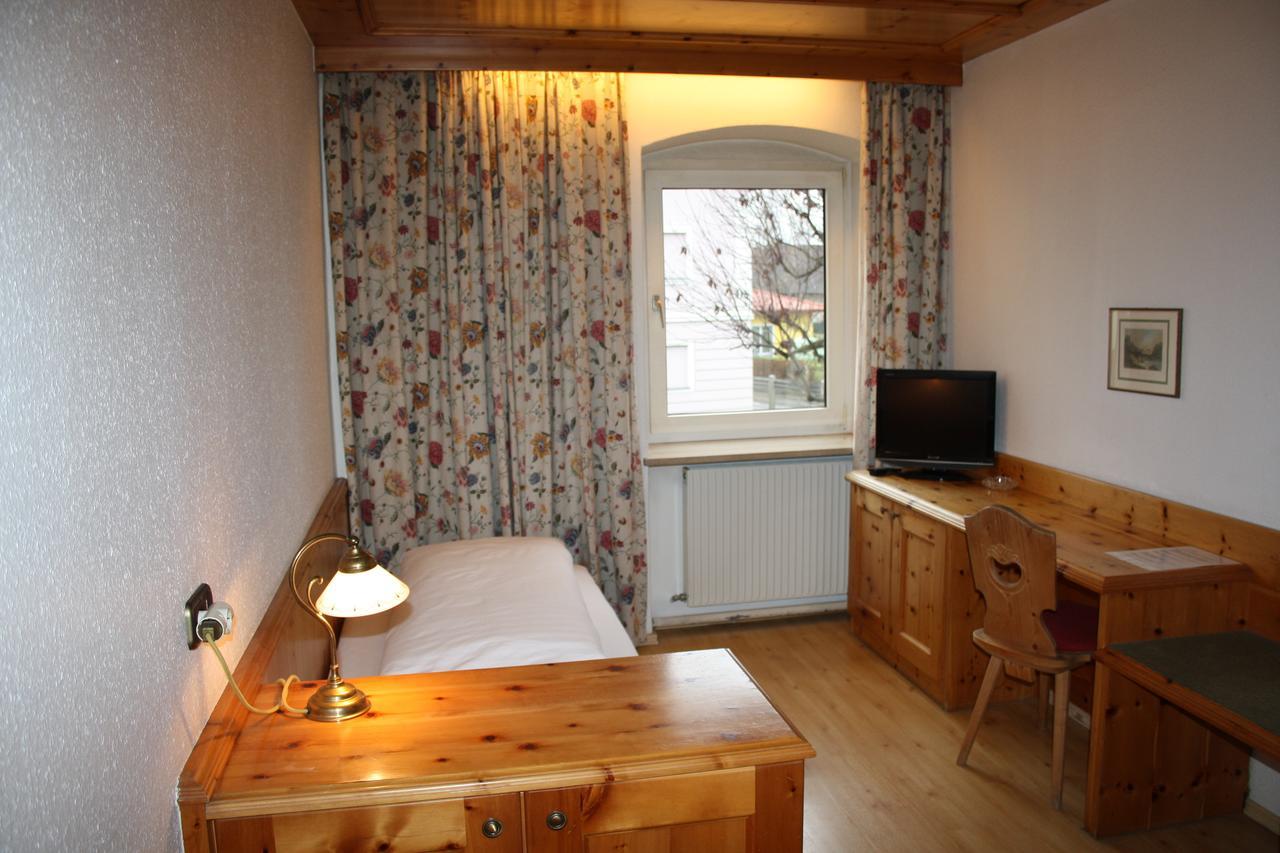 Hotel Alhartinger Hof Лиондинг Стая снимка